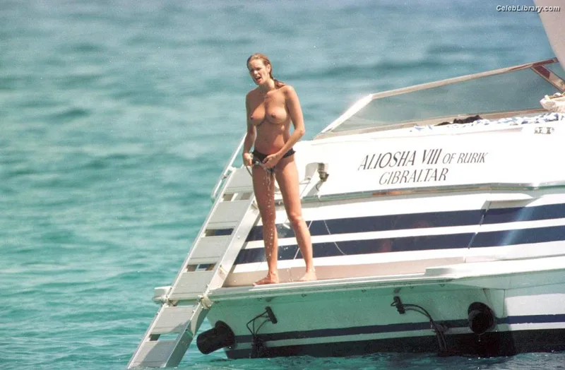Elle Macpherson photo 5 of 74