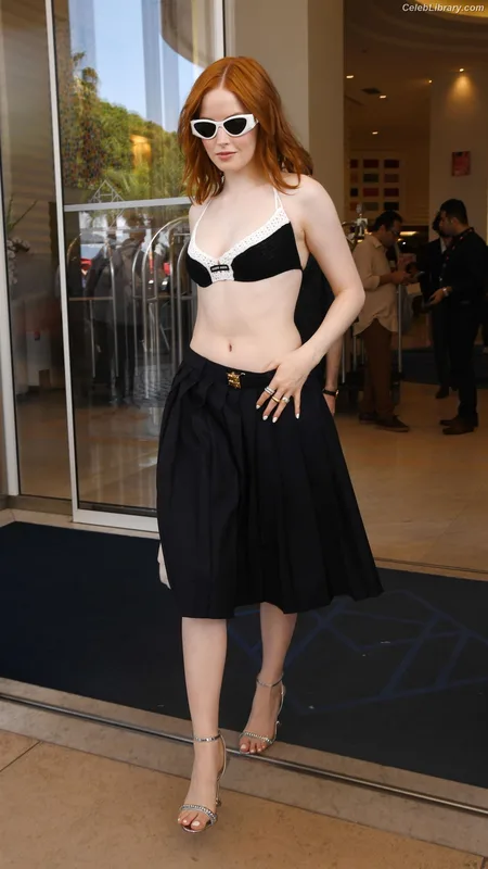 Ellie Bamber photo 17 of 496