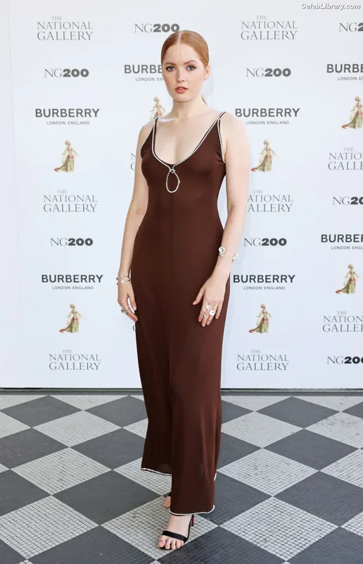 Ellie Bamber photo 11 of 496