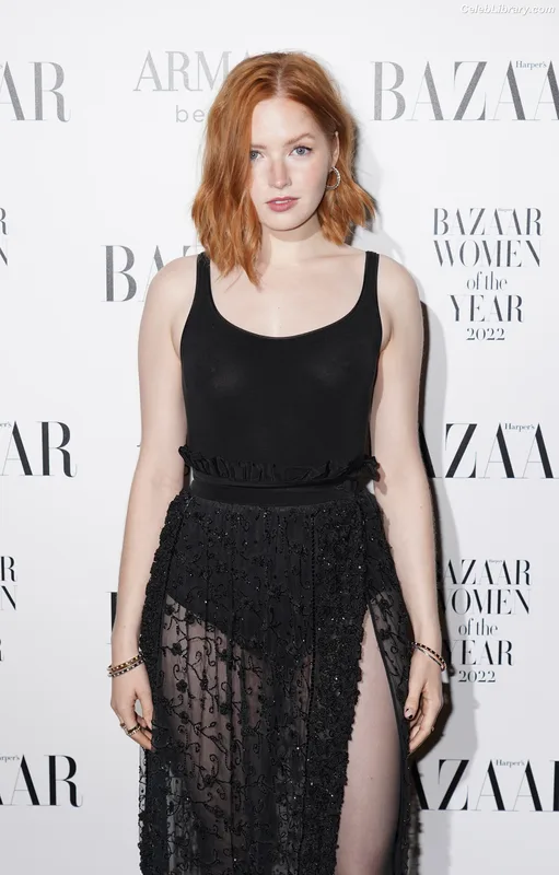 Ellie Bamber photo 8 of 496