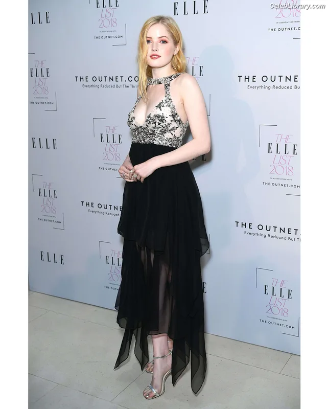Ellie Bamber photo 23 of 496