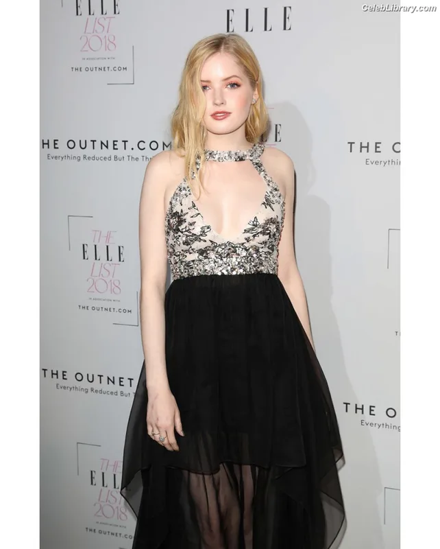 Ellie Bamber photo 24 of 496