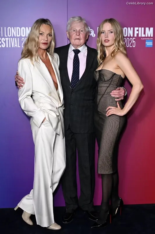 Ellie Bamber photo 2 of 496