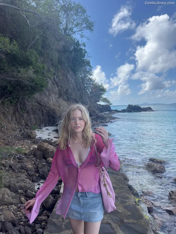 Ellie Bamber photo 6 of 496