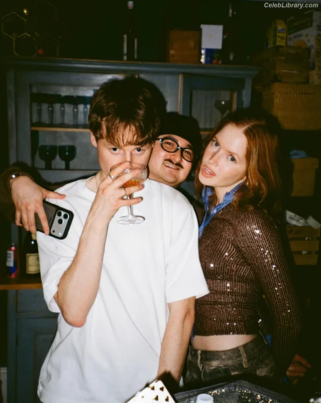 Ellie Bamber photo 12 of 496