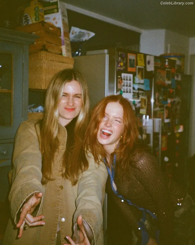 Ellie Bamber photo 16 of 496
