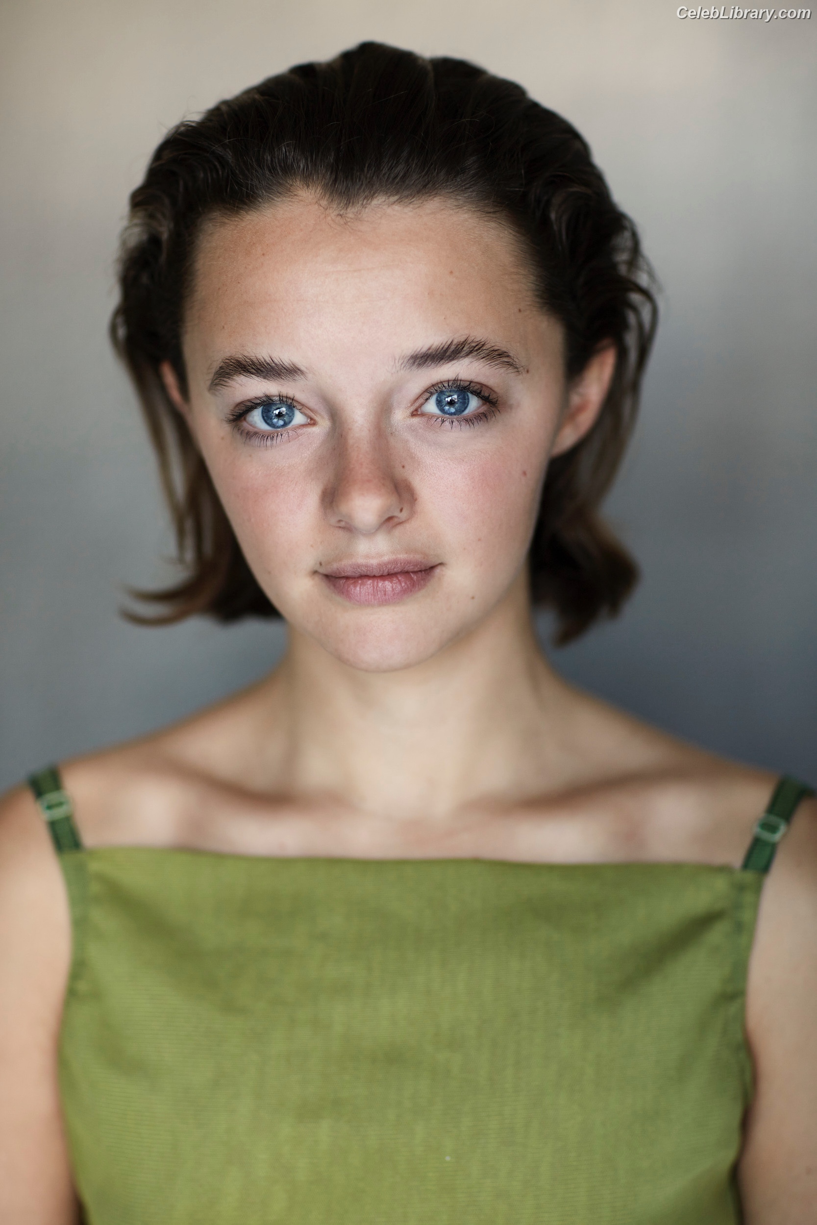 Ellie de Lange photo 1 of 10