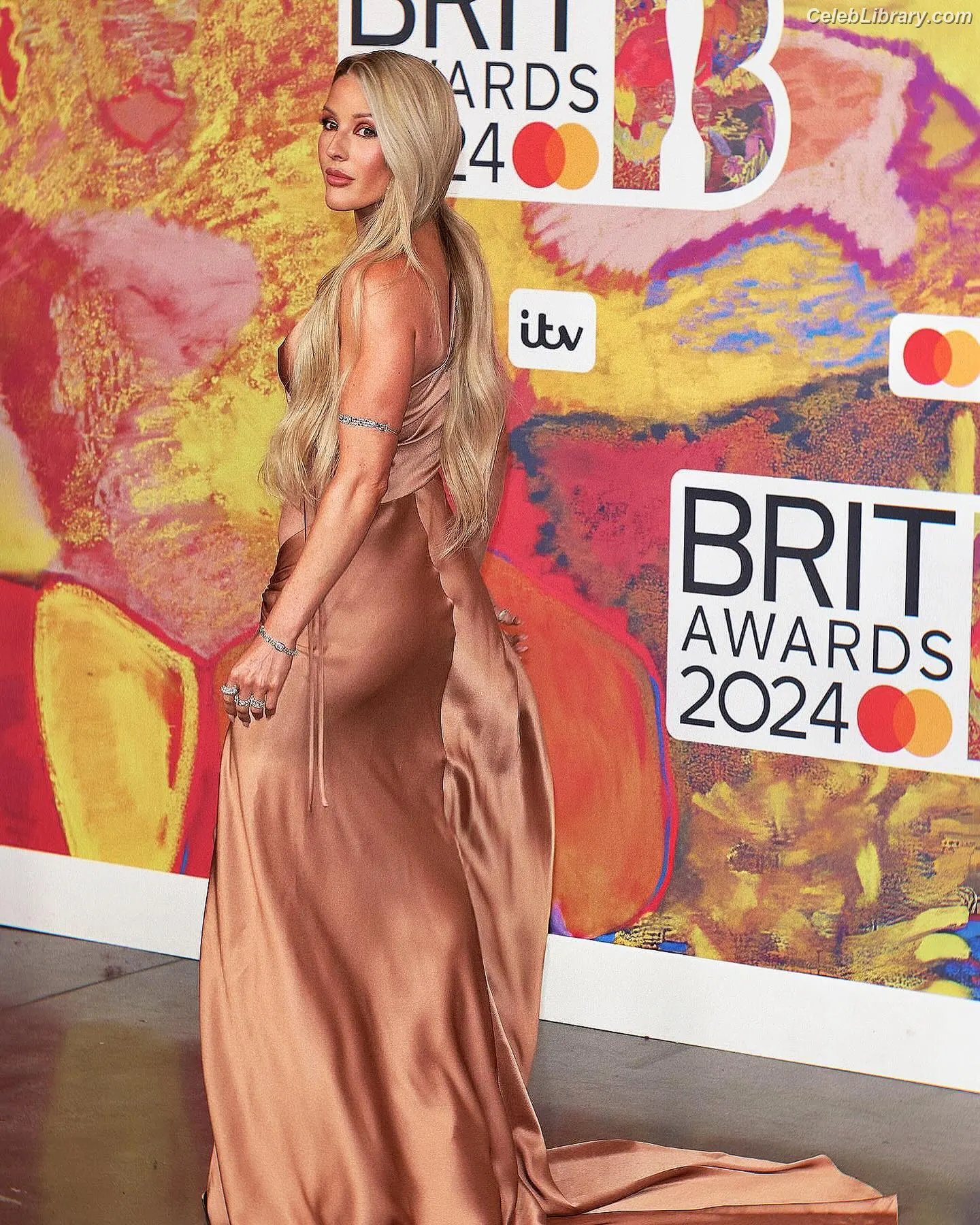 Ellie Goulding photo 1 of 487