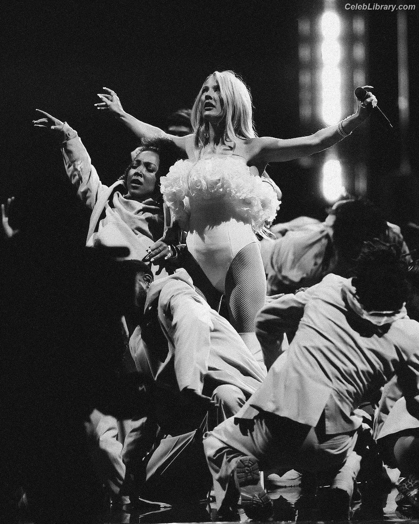Ellie Goulding photo 6 of 487