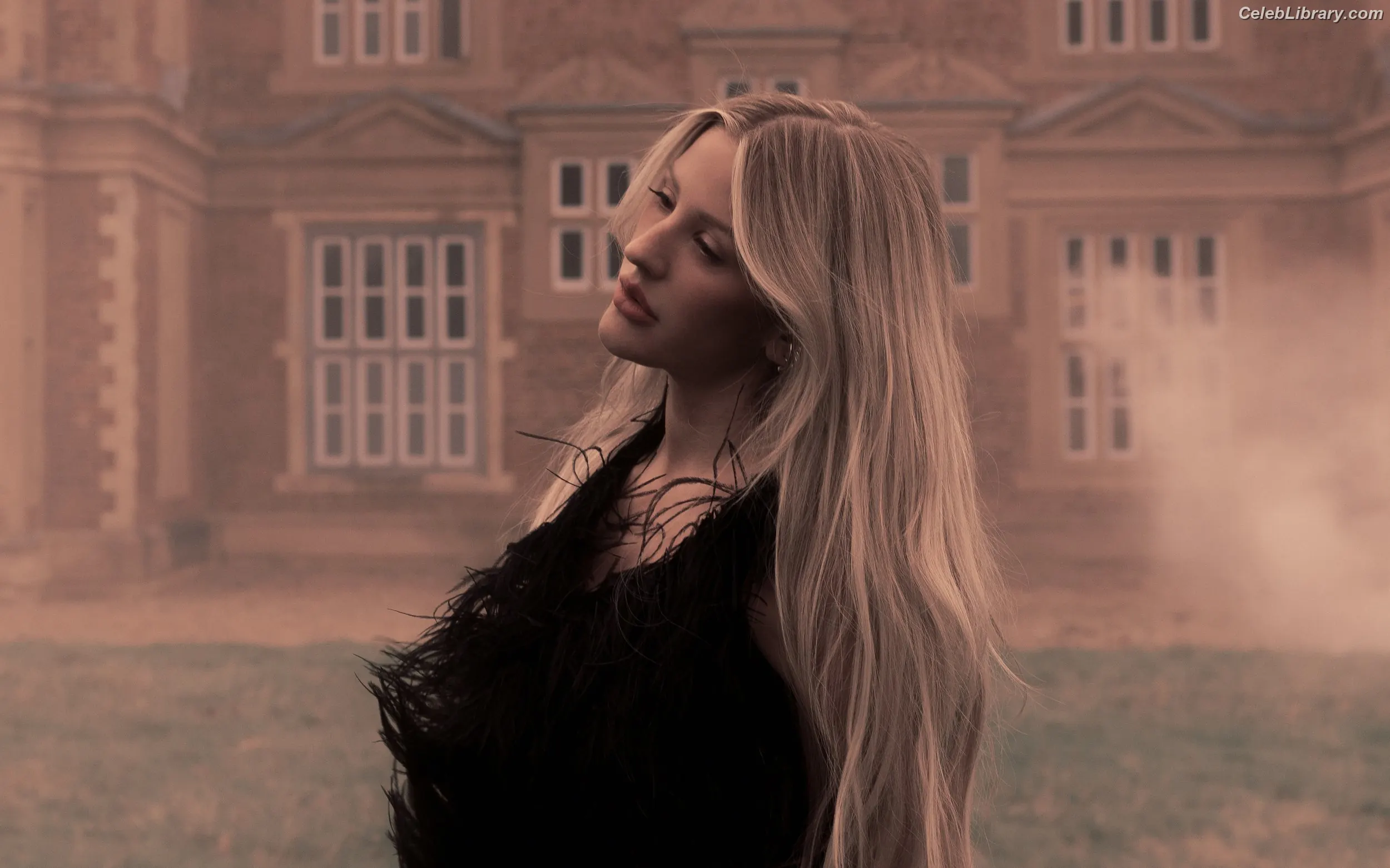 Ellie Goulding photo 9 of 487
