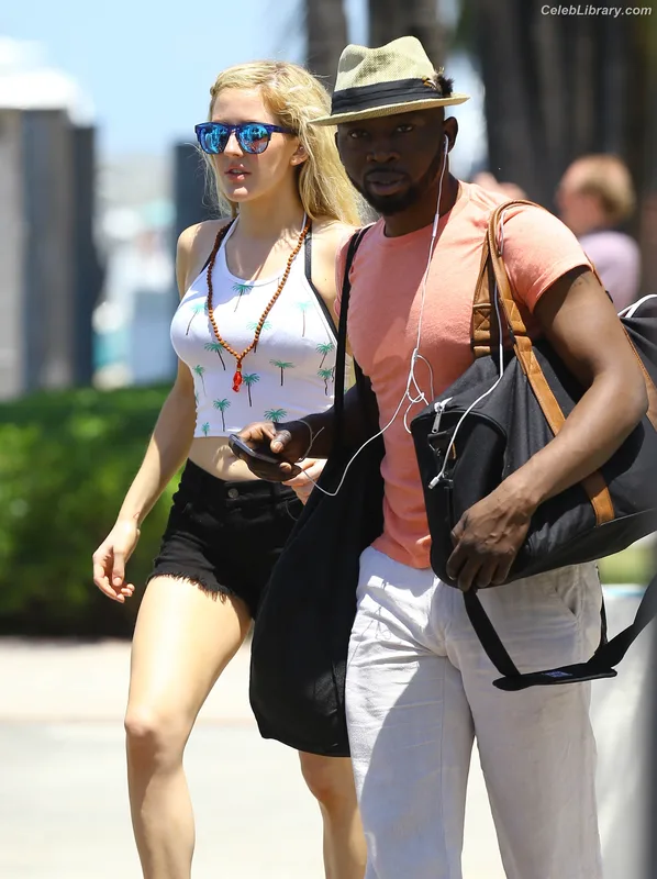 Ellie Goulding photo 1 of 488