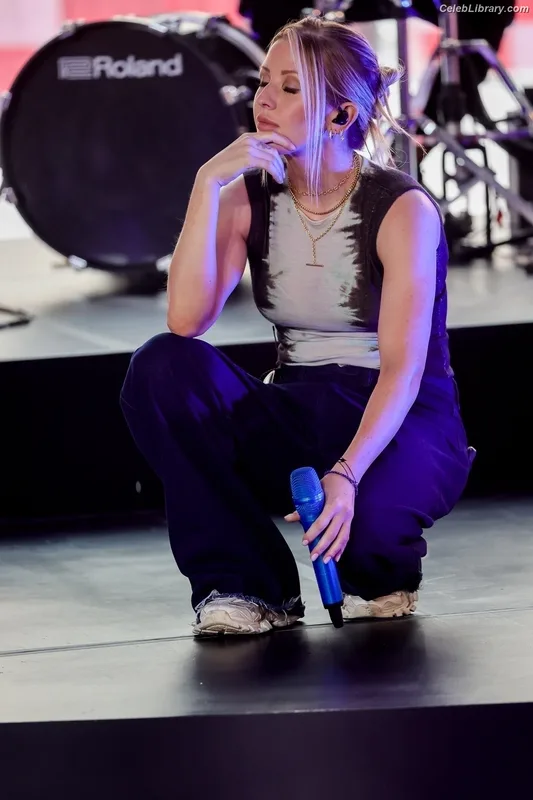 Ellie Goulding photo 12 of 488