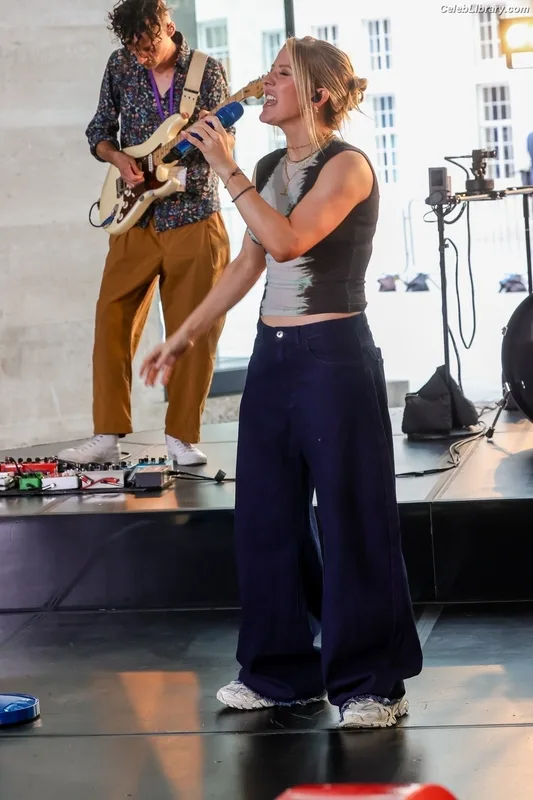Ellie Goulding photo 17 of 488
