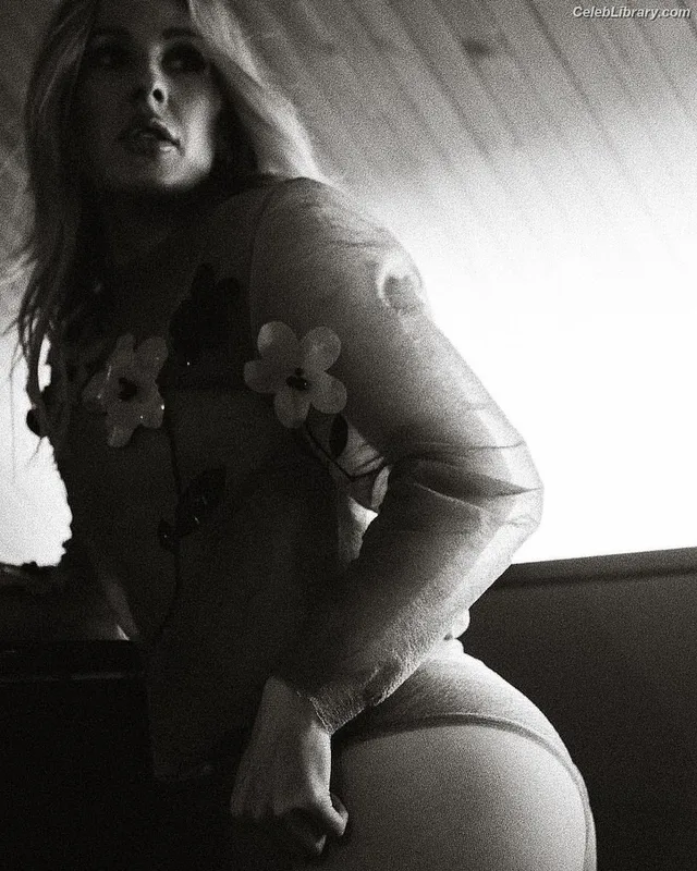 Ellie Goulding photo 10 of 488