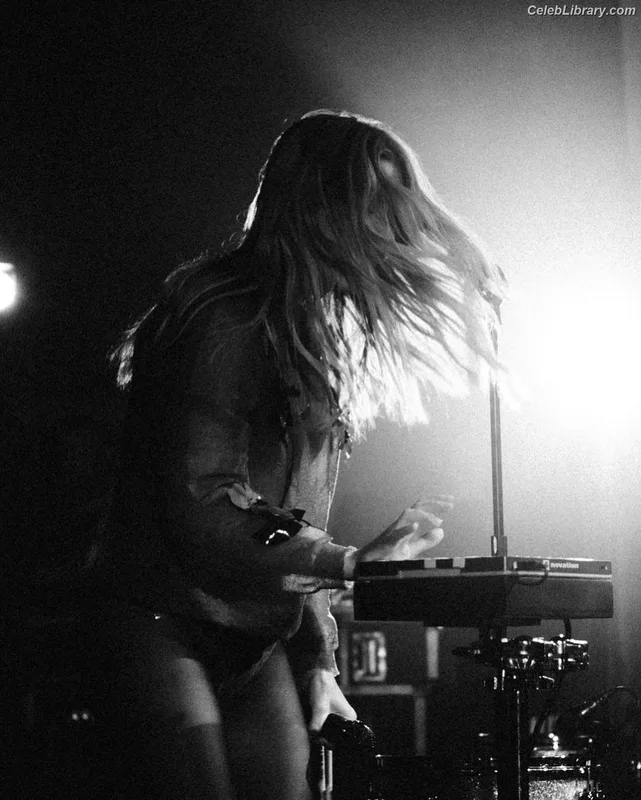 Ellie Goulding photo 18 of 488