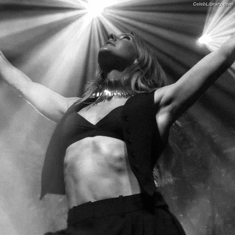 Ellie Goulding photo 8 of 488