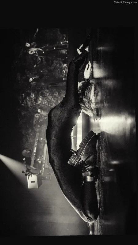 Ellie Goulding photo 4 of 488