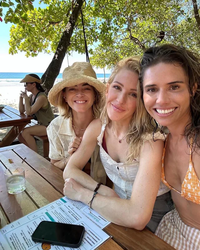 Ellie Goulding photo 12 of 488
