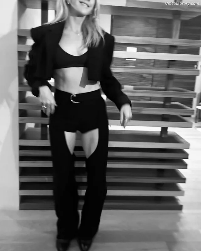Ellie Goulding photo 16 of 488