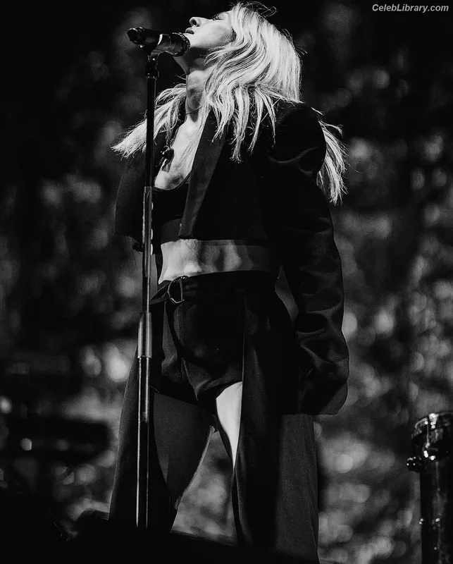 Ellie Goulding photo 22 of 488