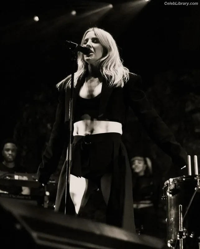 Ellie Goulding photo 23 of 488