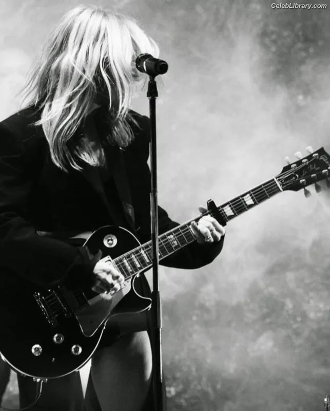 Ellie Goulding photo 24 of 488