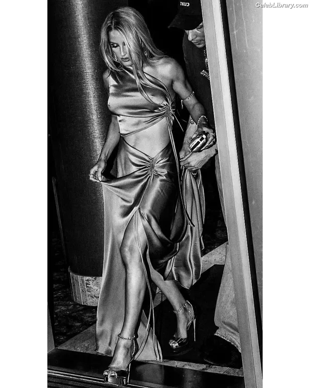 Ellie Goulding photo 18 of 488