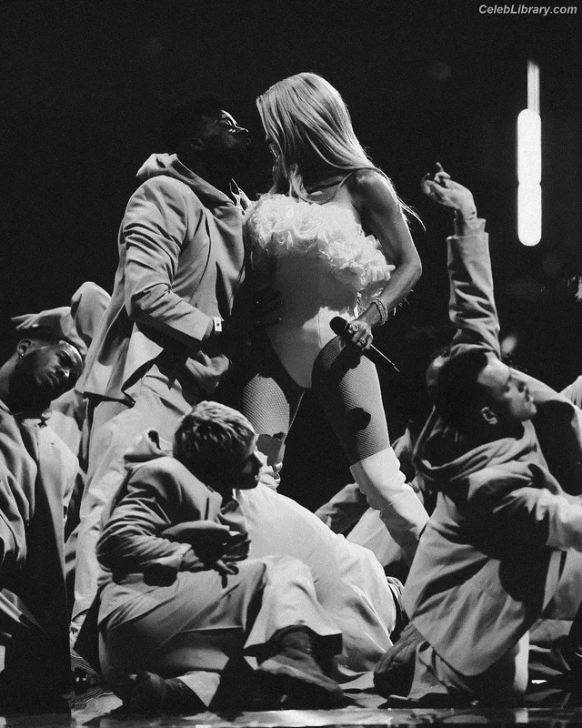 Ellie Goulding photo 24 of 488