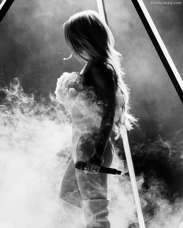 Ellie Goulding photo 18 of 488