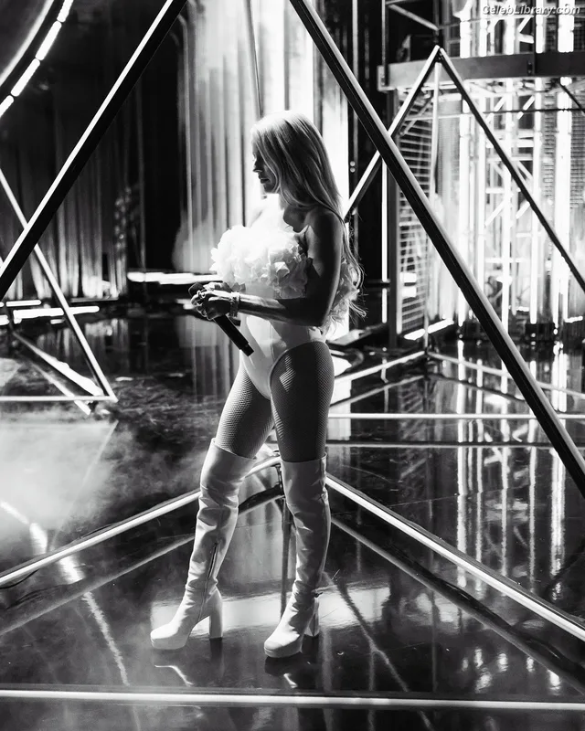 Ellie Goulding photo 19 of 488