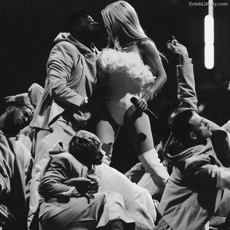 Ellie Goulding photo 2 of 488