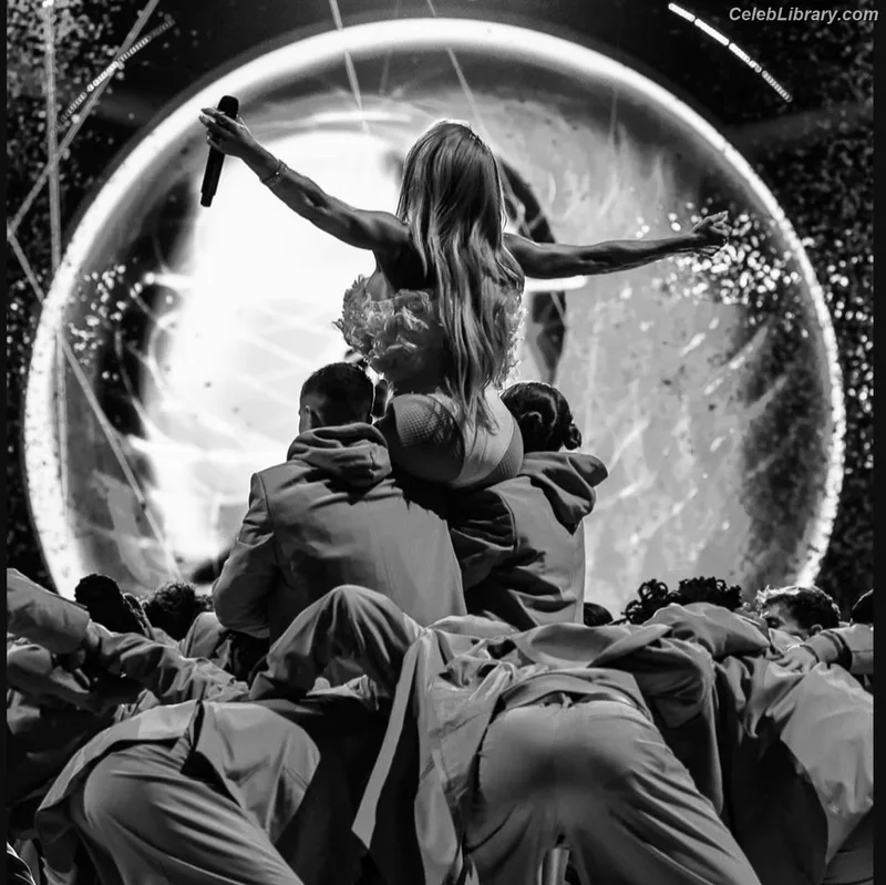 Ellie Goulding photo 7 of 488
