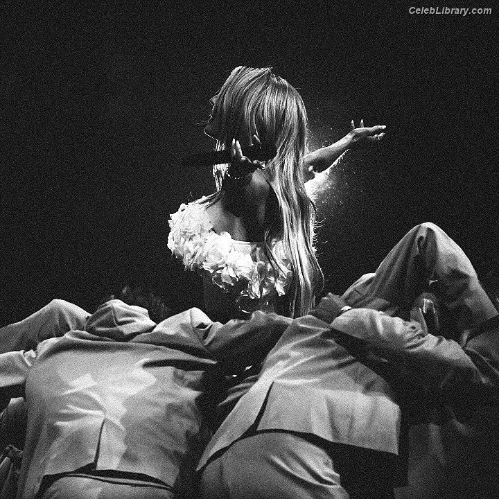 Ellie Goulding photo 8 of 488