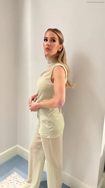 Ellie Goulding photo 19 of 488