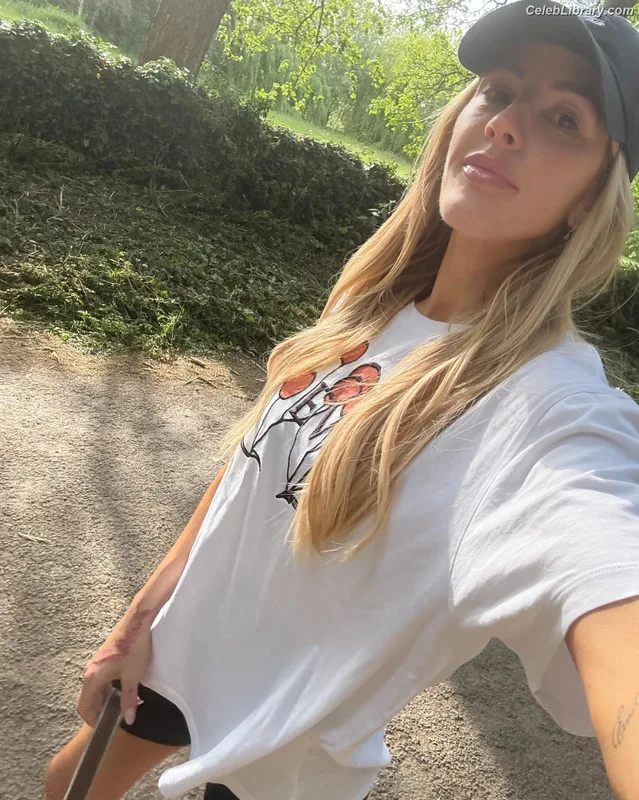 Ellie Goulding photo 8 of 488