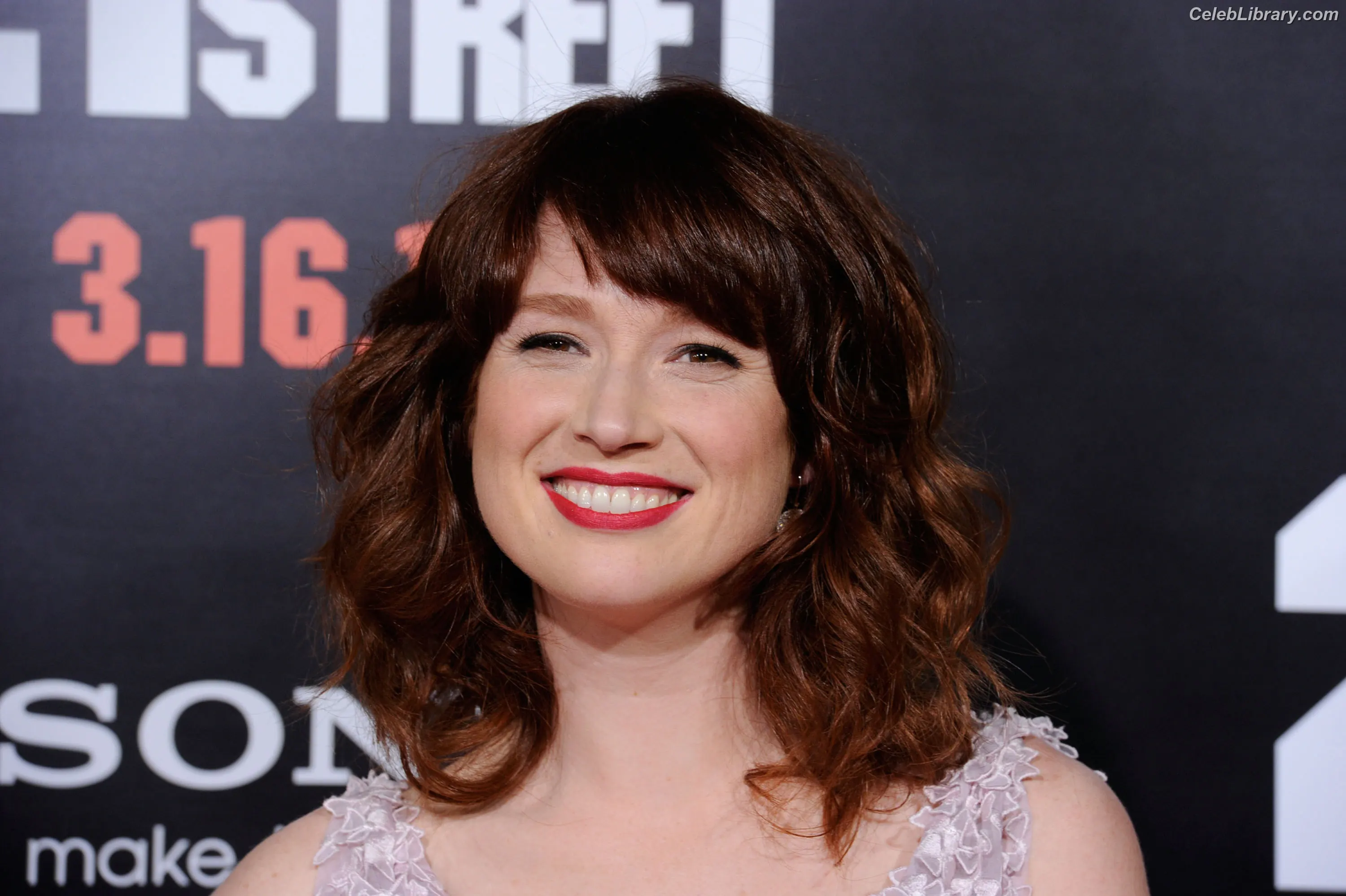 Ellie Kemper photo 3 of 100