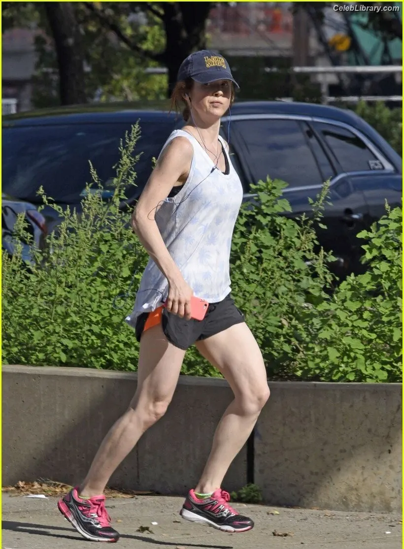 Ellie Kemper photo 14 of 100