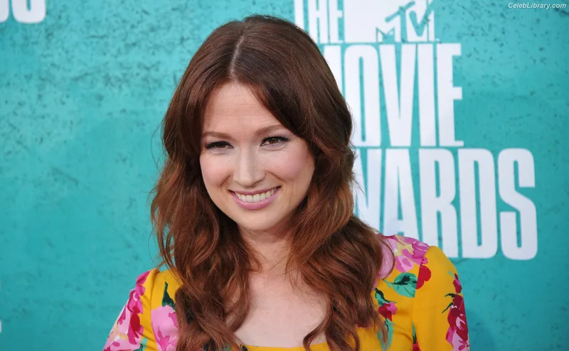 Ellie Kemper photo 16 of 99