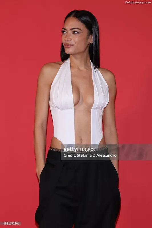 Elodie Di Patrizi photo 4 of 71