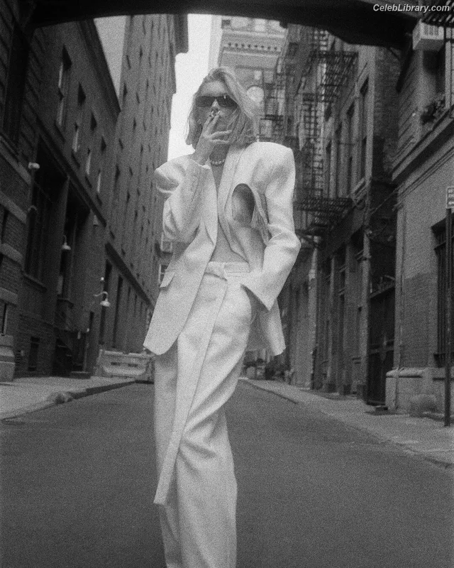 Elsa Hosk photo 1 of 1572