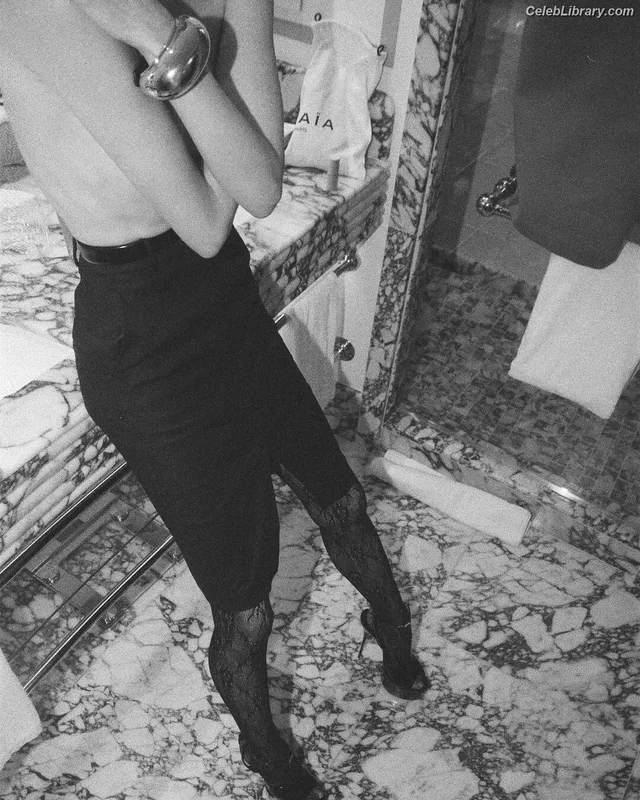 Elsa Hosk photo 3 of 1572