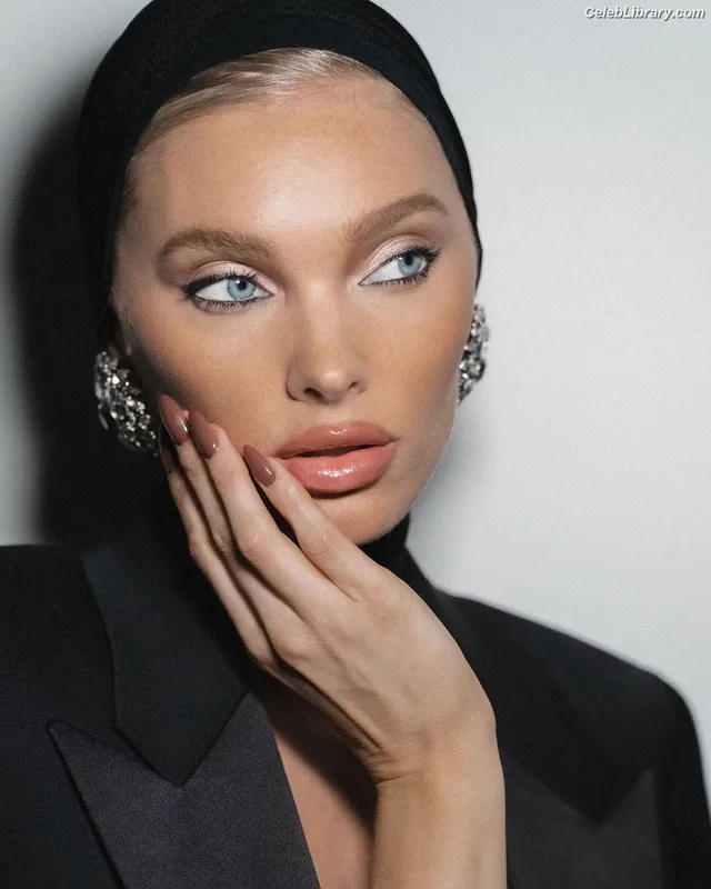 Elsa Hosk photo 16 of 1572