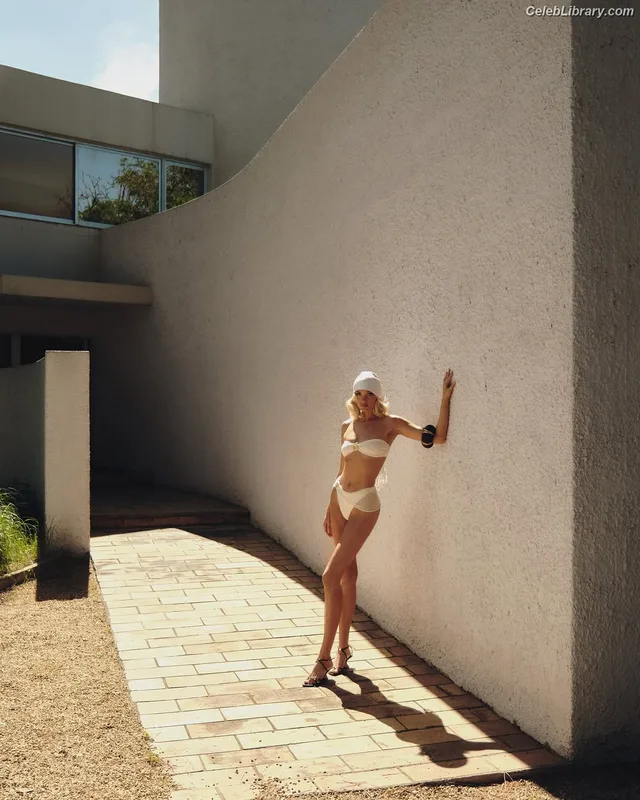 Elsa Hosk photo 19 of 1572