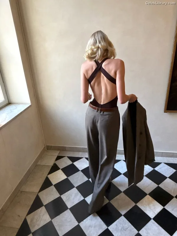 Elsa Hosk photo 21 of 1572