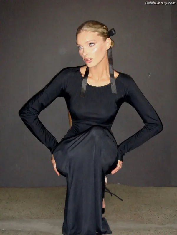 Elsa Hosk photo 18 of 1572