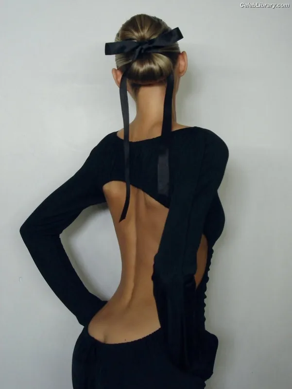 Elsa Hosk photo 19 of 1572