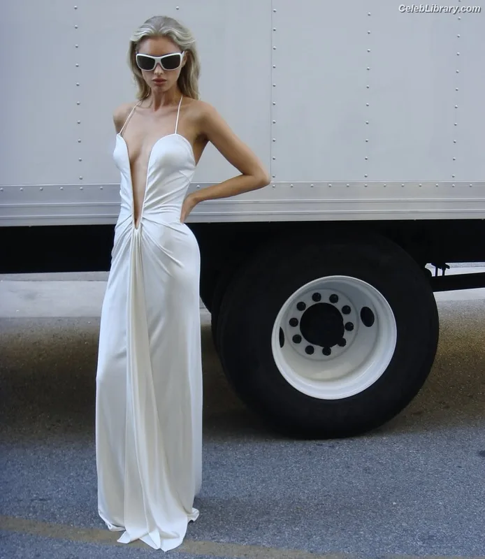 Elsa Hosk photo 23 of 1572