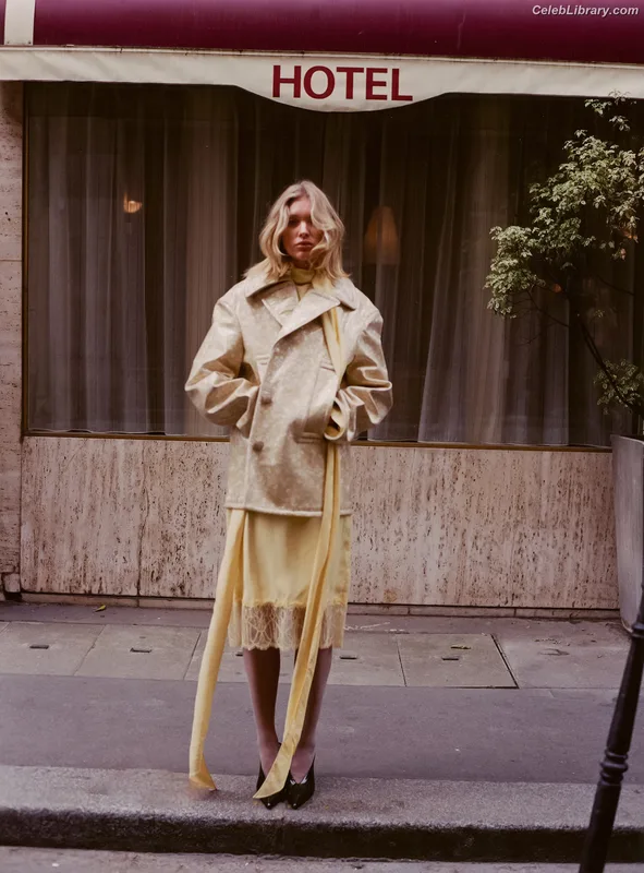 Elsa Hosk photo 17 of 1572