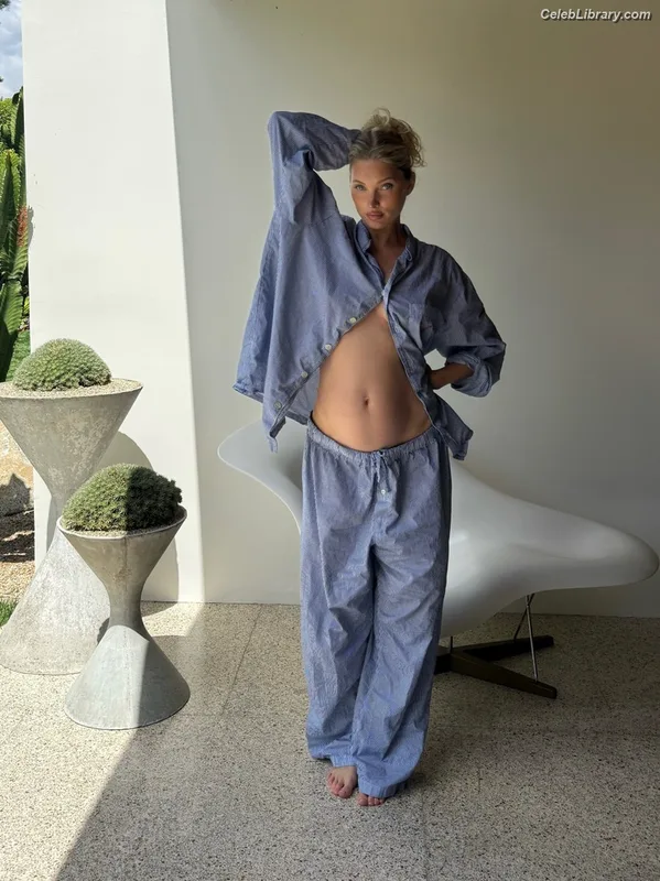 Elsa Hosk photo 1 of 1572