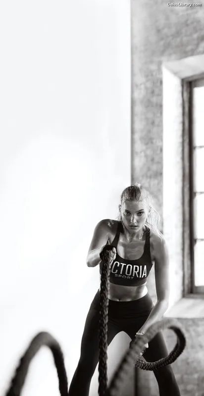 Elsa Hosk photo 9 of 1572
